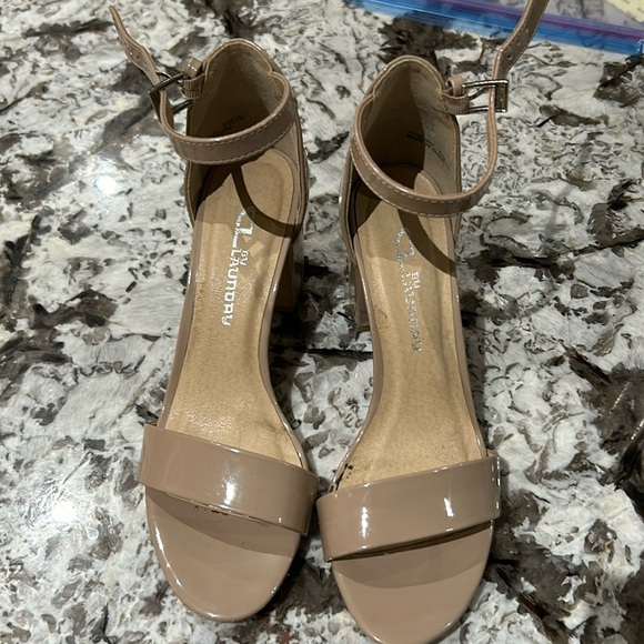 Chinese Laundry Nude Patent Block Sandal Heels Sz 6 - Picture 1 of 6